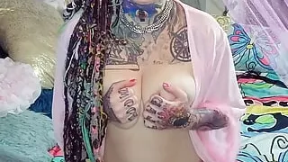 Beautiful Tight Pussy Gets Good Massage