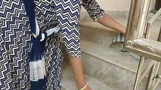 hot xxx kaam wali (maid) fucked hard until orgasm in hindi