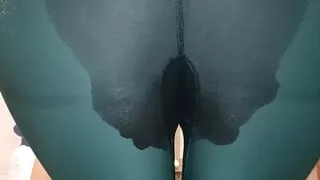 Italian milf pisses her legs - ita amateur