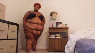 Ssbbw Yaya Walking