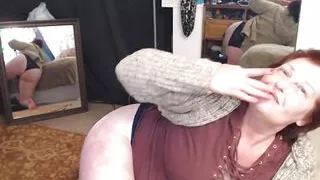 741 Sexy MILF Dawnskye Tells "jamie" to Smell Her Butt and Then Describes Its Odor Laughingly