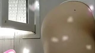 ---naughty Busty Cougar Ass Plays Solo---