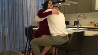 Fucking a big Italian bubble butt in the kitchen