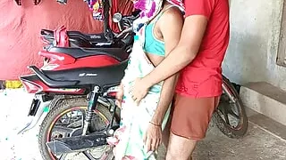 Neighbor's sister-in-law and banana seller had great sex today. -Hindi voice