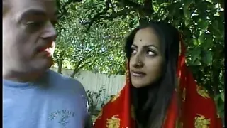 Indian slut in sari sucks meaty boner while getting her wet starved cunt banged