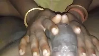 Didi ne papa ka lund pakad ke choos rahi thi