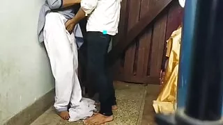 School ki store room me student log ka karnama hua viral