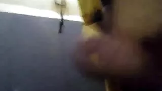 Ayoub again hami khlh yjibh Fe toilet