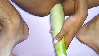 Hindi , Lauki ko apane gand me pela