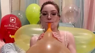 Blowing up Belbal Crystal Soap Balloons!