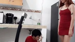 I Pay the Plumber with My Body - Porn in Spanish