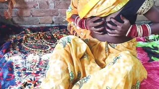 Chut me ungli dalne par achha lag raha hai g