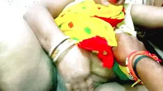 Desi indian bhabhi ne apni chut ka pani nikal kr mast chudai karwayi indian desi sex video
