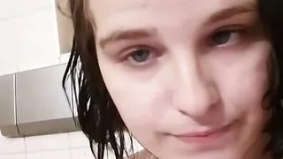 Cute Fat Girl bathing while listening to Rammstein