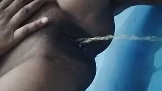 Dekho meri chut se kya nikla Aaj pahli bar phir uske bad main finger karne lagi