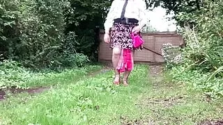 Outfit with a lace skirt for a day