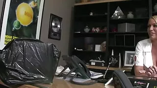 Seriously responsible MILF acting like a slut