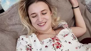 I was given flowers and a strange "pillow", I had to thank the guy and try out this pillow!