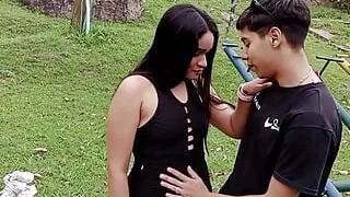 The Beautiful Samantha Is Failed by the Gardener - Porn in Spanish