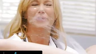 GIRLSWAY - Petite Kenzie Reeves Has Intense Scissoring With Doctor After Massively Squirting On Her