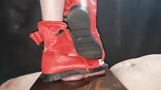 Testicle puree Mashed balls - Ball Crushing Ball Standing with Red sandals that have strong soles