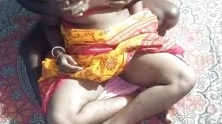 Desi village friend ka biwi ko bada bada dudh pakadkar Mota land se kiya chudai