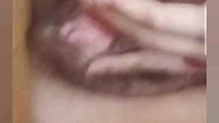 girlfriend  ki chut ka aanand lete huye