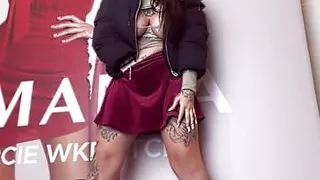 Tik-Tok and Instagram model riskily fucks her pussy at the mall making her cum and squirt