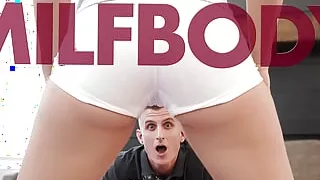 Hot Fitness Milf Riley Jacobs Fucks Young Photographer And Swallows His Cumshot - Mylf