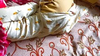 Badi Soteli Bahin ki Double Roti Jaisi Gaand Ki Chudai With Hindi Audio Sex