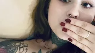 BIG TITTS Girl makes her PUSSY come!