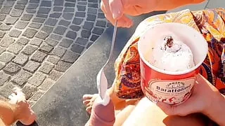 Selena's spontaneous outdoor oral pleasure