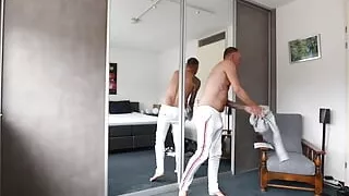 Cees Janssen undresses and declares he wants to be exposed by Fagspose