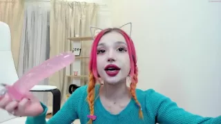 Deepthroat Queen Fucking Her Throat With Long Dildo