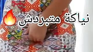 9a7ba algeroise t7ok sawathaa f dar b robe arabe fille