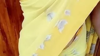 Meera Tamil wife saree show