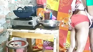 Indian Neighbour Teen Years Girl Has Hard Sex While Cooking In The Kitchen Ghar Me Kam Karane Wali Maid Ko Malik Ne Chuda