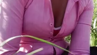 Desi pink shirt bhabhi in field and creampie