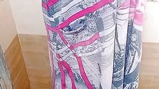 Tamil Wife Meera Bathing