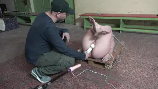 Rachel la rouge is bound to a wooden pallet by the neck and fucked - BANG