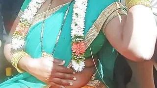 Telugu dirty talks. Car sex. Sexy saree aunty romantic sex with STRANGER