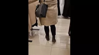 Use pantyvibrator in shoppingmall