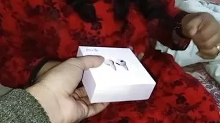 Aj Stepson ne apni Stepmom ko diya gift !