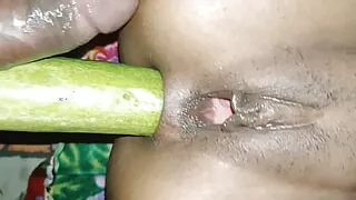 Puja bhabhi ko gand me khira dala our chut me land dalkar chod Diya