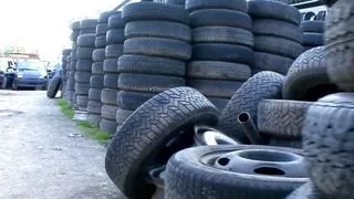 Great slut fucking everywhere at the jankyard