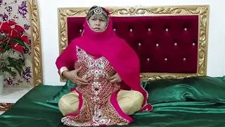 Most Beautiful Mature Hindi Bride Sex with Dildo