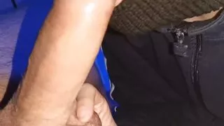 Straight guy sucks a big dick and eats cum !