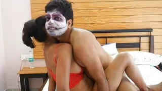 Boyfriend ko dekhkar horny huyi Priya bhabhi.