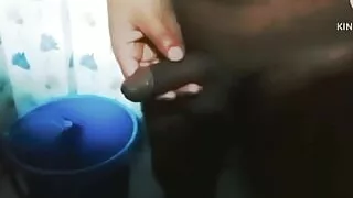 Watch me show myself in the toilet