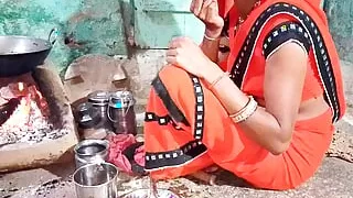 Payal bhabhi ko khana banate samay hi chod diya or bhabhi ko bidi bhi pilayi meri wife ne apne hatho se peg bana kar diya